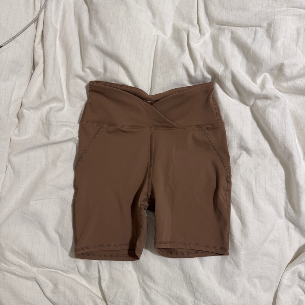 🤎RSQ Brown Crossover Biker Shorts Size XS Like New🤎